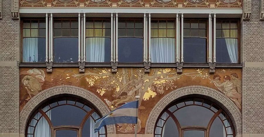 Brussels: Fall and Rise of Art-Nouveau Guided Tour - Sgraffito, frescoes, and the details above eye level