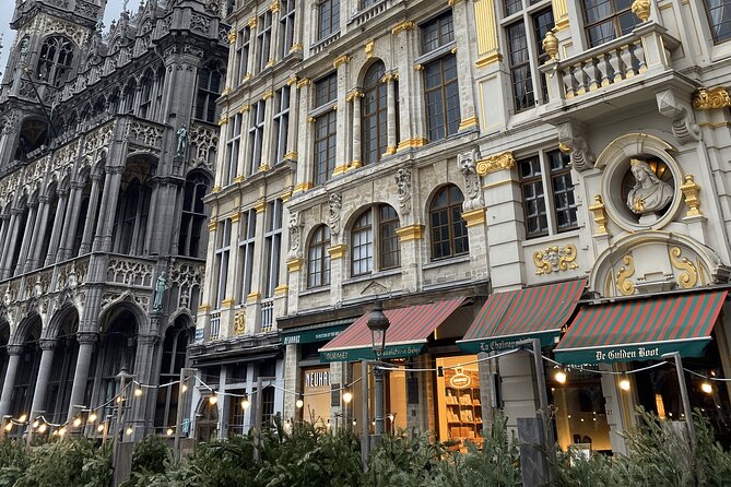 Brussels Food Tour: 10 Tastings of Waffles, Beers, Fries & More - Starting at the Auguste Orts statue