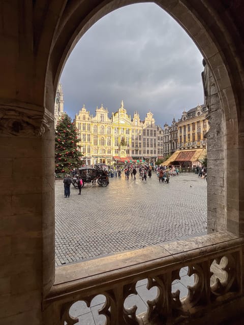 Brussels Food Tour: Main Dish, Beer, Waffle & Chocolate - Chocolate at the Galeries Royales