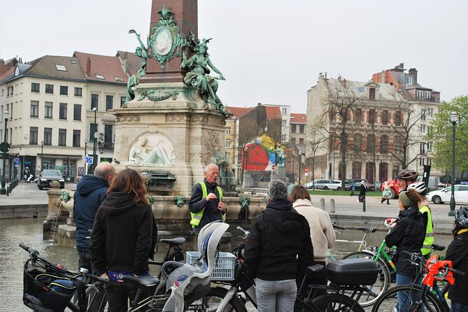 Brussels Highlights & Hidden Gems Bike Tour - Guides, pace, and the nonprofit angle
