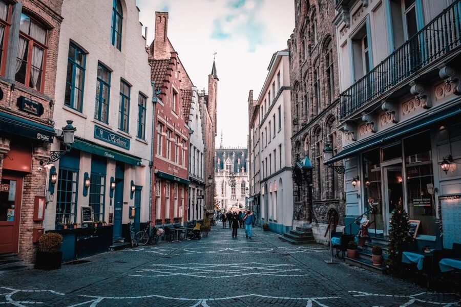 Brussels: Highlights & Hidden Gems Private Walking Tour - The Royal Saint-Hubert Galleries and Brussels’ elegant center