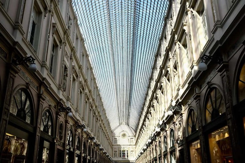Brussels Highlights: Walking & Bus Tour with Waffle Tasting - Why this four-hour Brussels tour works