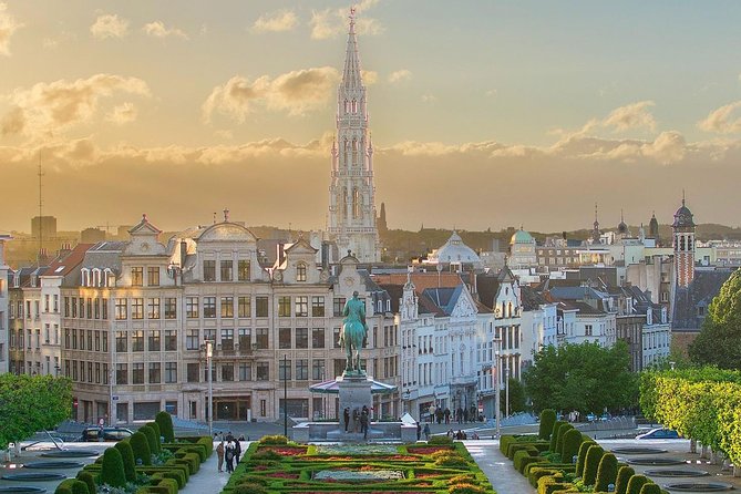 Brussels: Historical Walking Tour with Chocolate & Waffle Tasting - Gabrielle Petit and a story of courage