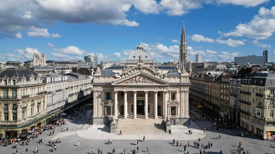 Brussels: Hop-On Hop-Off Bus Tour& Belgian Beer World Museum - Stop 3 at Luxembourg and the European Quarter