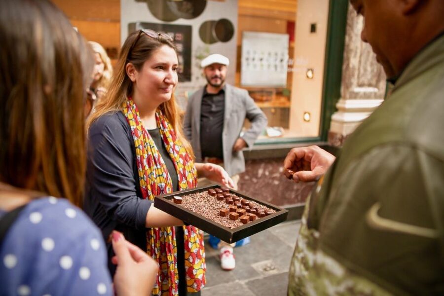 Brussels: Hungry Mary's Famous Beer and Chocolate Tour - A sweet start in Brussels’ boutique chocolate shops