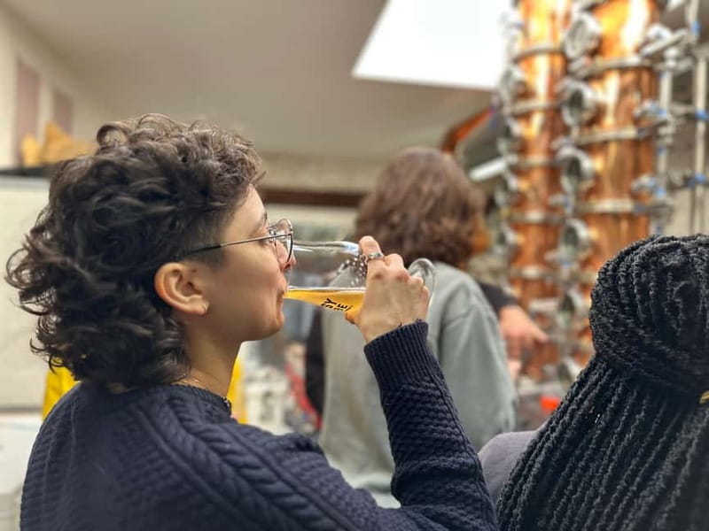 Brussels: micro brewery & distillery tour + beer tasting - Brewing and distilling in the same place