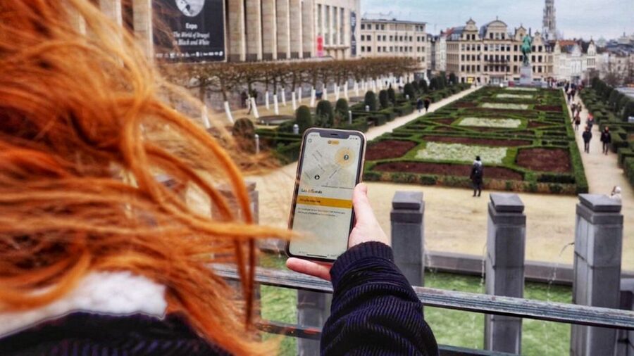 Brussels: Outdoor City Escape Game With Drinks - Meeting the game master and collecting the gear
