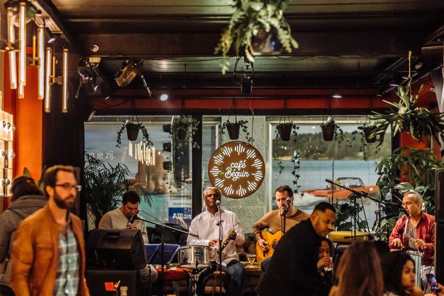Brussels: Private Beers, Bars, and Live Music Tour by Night - Why this private Brussels night tour works