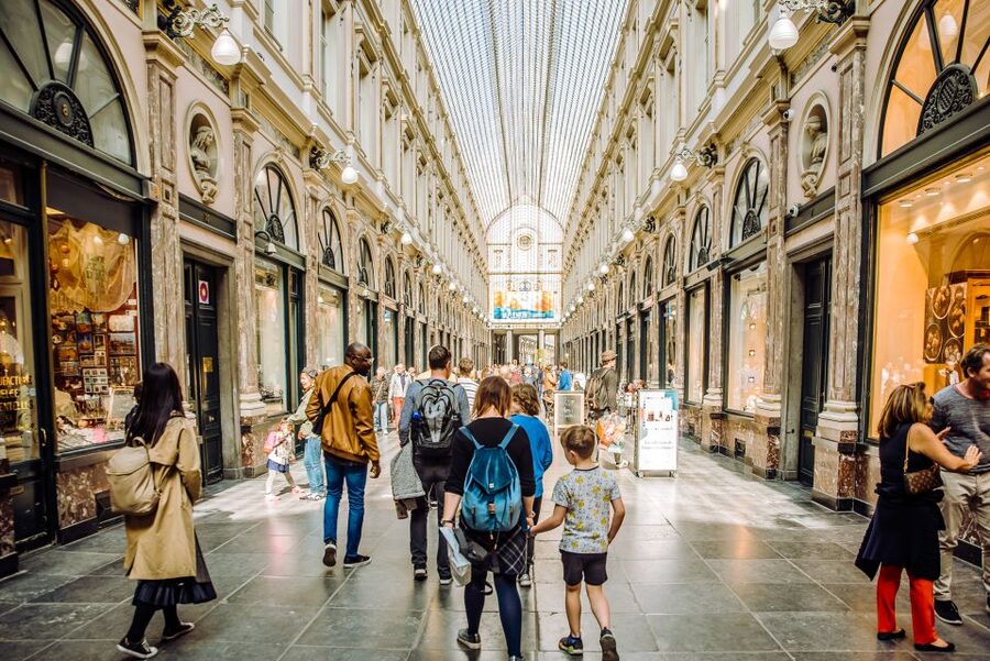 Brussels: Private Custom Walking Tour with a Local Host - Building a route from famous sights to quiet corners