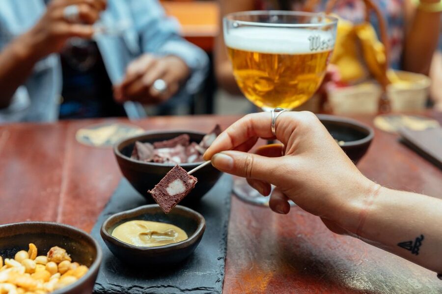 Brussels: Private Food Tour – 10 Tastings with Locals - Chocolate, waffles, and the sweet finish
