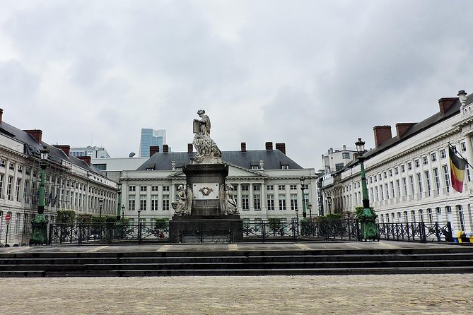 Brussels Private Walking Tour with a Local - The food angle: waffles, chocolate, beer, and speculoos