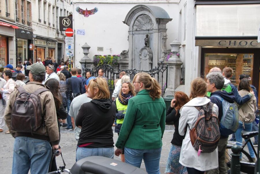 Brussels: Sightseeing Bike Tour - The guides make the difference