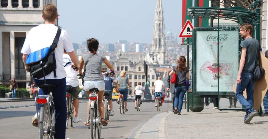 Brussels: Sightseeing Bike Tour - The Marolles and Court House