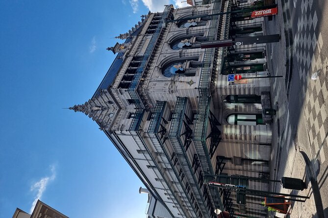 Brussels through its comics murals - What the tour is like in rain and changing weather