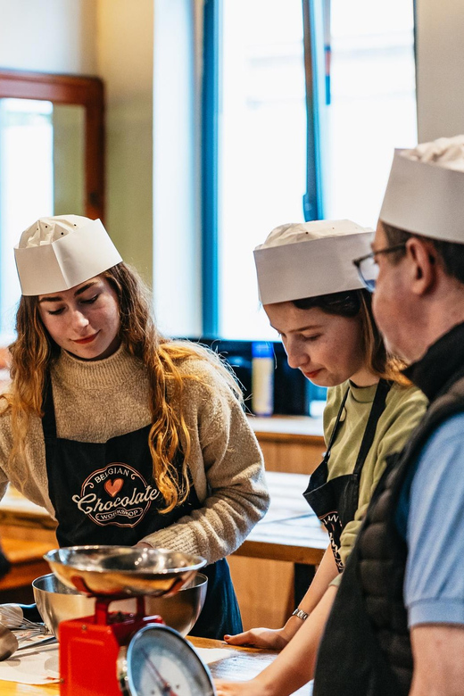 Brussels: Waffle Making Workshop - All You Can Eat - Eating your creations with a complimentary drink