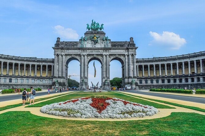 Brussels Walking Tour: Explore Top Sights & Hidden Gems - Manneken Pis supplies the famous Brussels photo