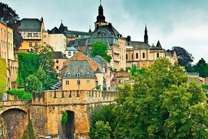 Bus day trip to Luxembourg and Dinant from Brussels - The palace, royal guard, and central squares