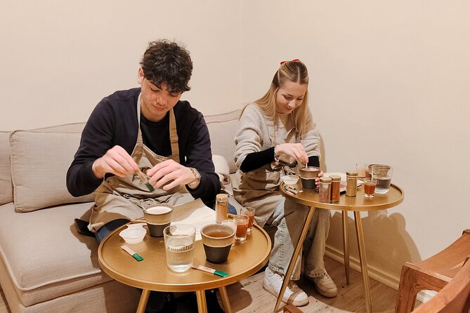 Chocolate history workshop Ghent - Making your own bar from cacao beans