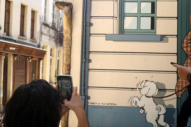 Comic Book Tour in Brussels - Walking to Tintin’s house on Rue Terre-Neuve