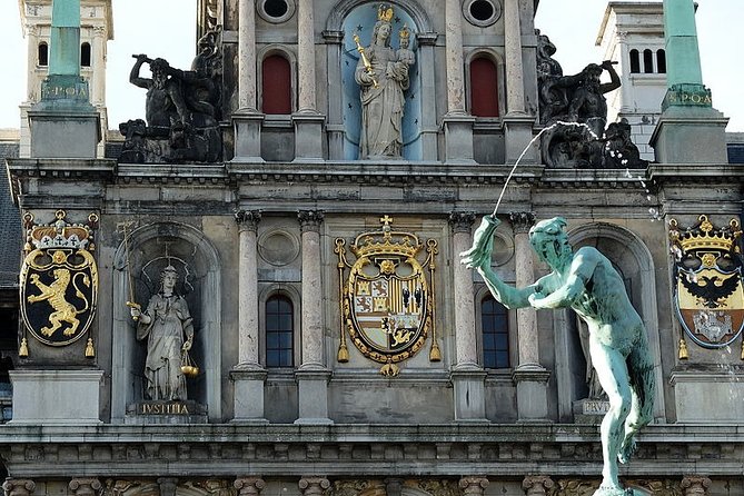 e-Scavenger hunt Antwerp: Explore the city at your own pace - Museum Vleeshuis and Sint-Jacob Antwerpen