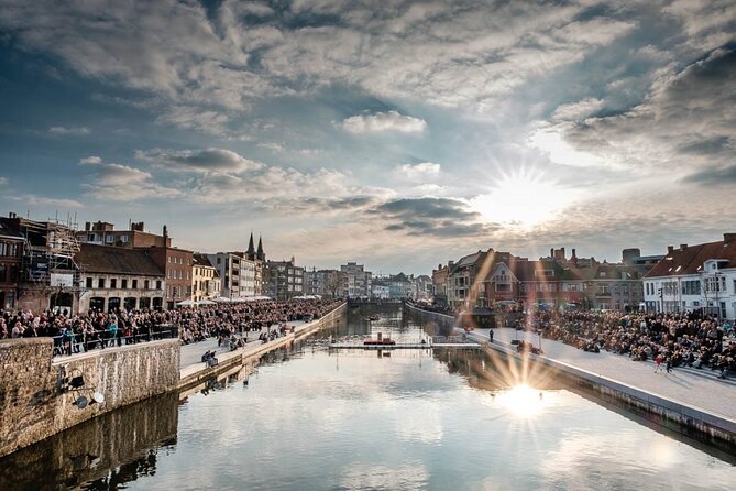 e-Scavenger hunt Kortrijk: Explore the city at your own pace - Military remains and the Kortrijk Theatre