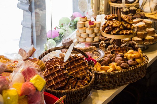 e-Scavenger hunt Liège: Explore the city at your own pace - Saint-Jacques and Saint-Barthélemy