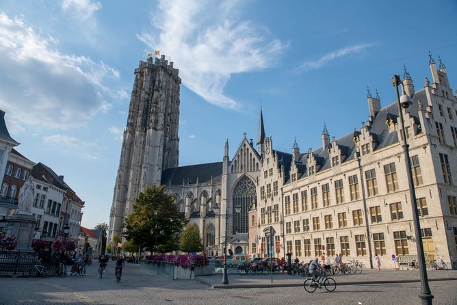 e-Scavenger hunt Mechelen: Explore the city at your own pace - Walking the Dyle Path and Grote Markt