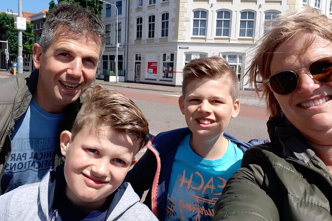 e-Scavenger hunt Mons: Explore the city at your own pace - A City Walk With a Puzzle to Solve