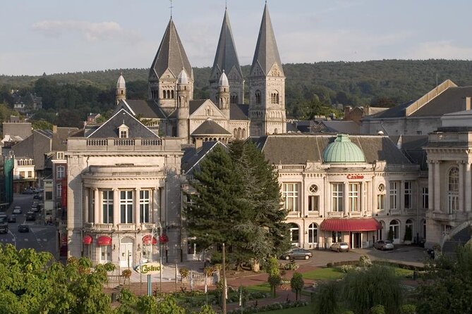 e-Scavenger hunt Spa: Explore the city at your own pace - Notre Dame and Saint Remaclus Church