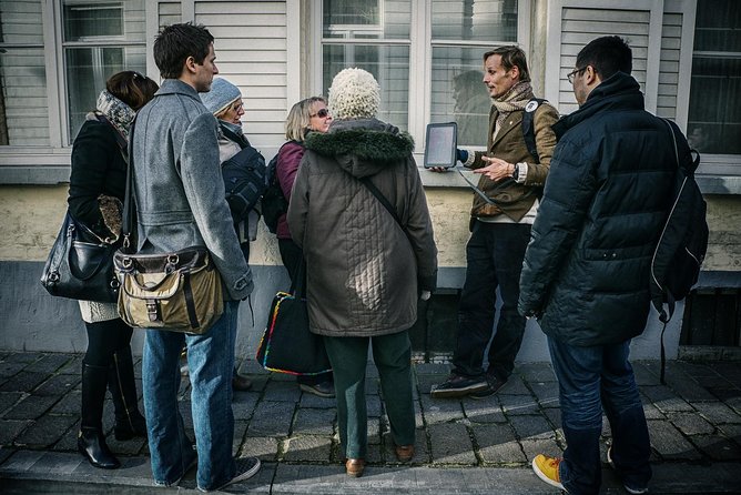 "Edges of Brugge" Photo Tour - 2hr open city tour & workshop - From famous sights to less noticed corners