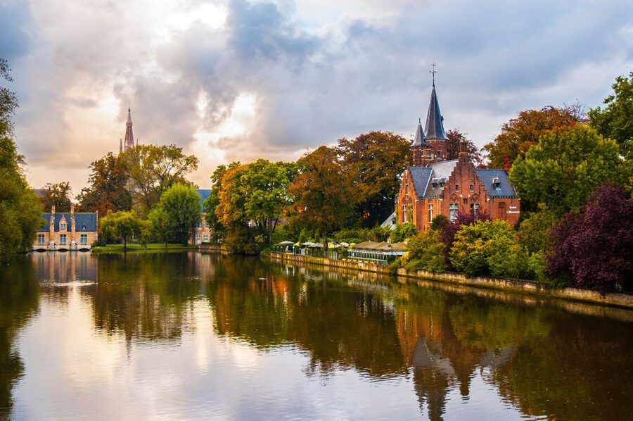 From Amsterdam: Bruges Day Trip in English with Boat Option - Who will enjoy this Bruges day trip?