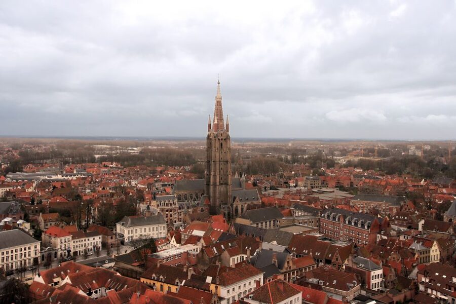 From Amsterdam: Bruges Day Trip in English with Boat Option - Minnewater and the Begijnhof: Bruges starts quietly