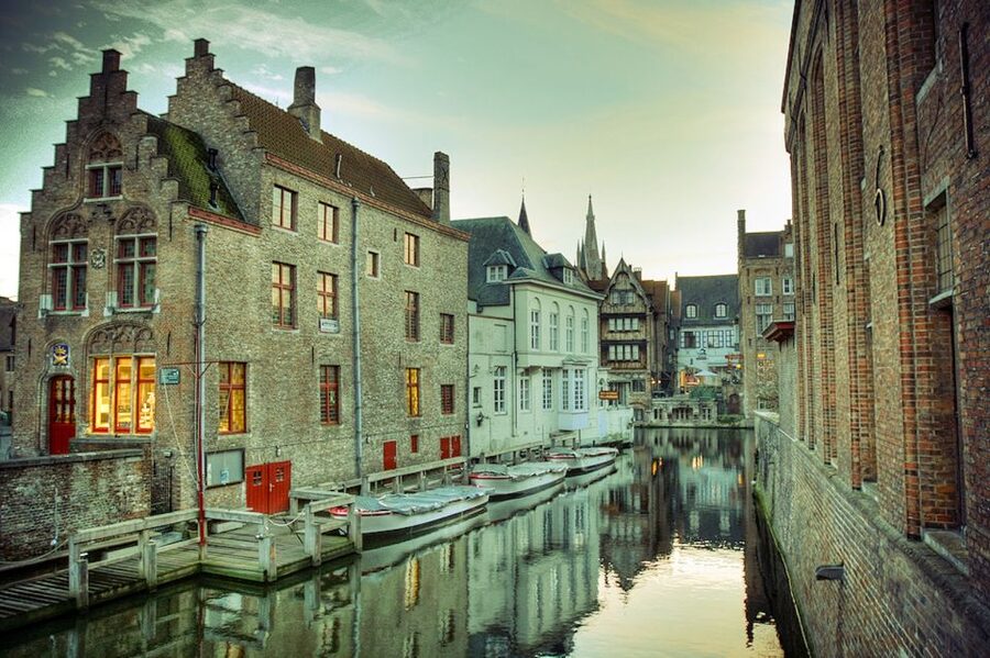 From Amsterdam: Day Trip to Bruges in Spanish or English - The coach ride through Utrecht and Breda