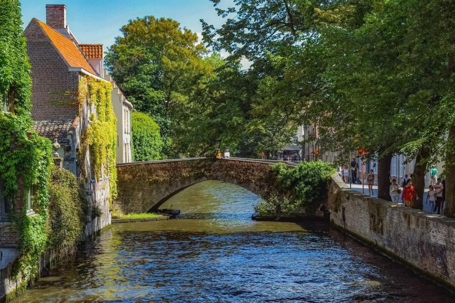 From Amsterdam: Private Sightseeing Tour to Bruges - Rain or shine in Bruges