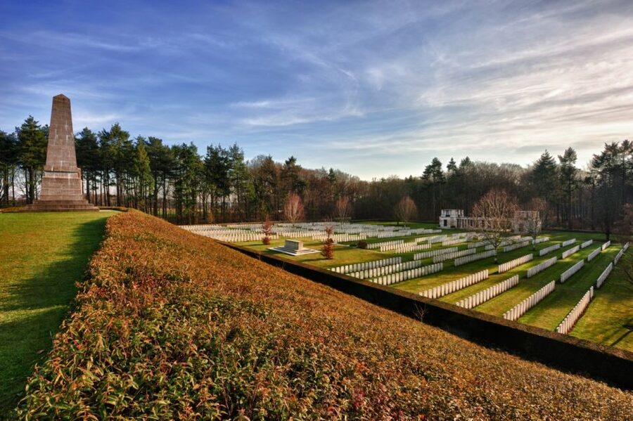 From Bruges: Flanders Fields Remembrance Full-Day Trip - Passchendaele and Tyne Cot Cemetery