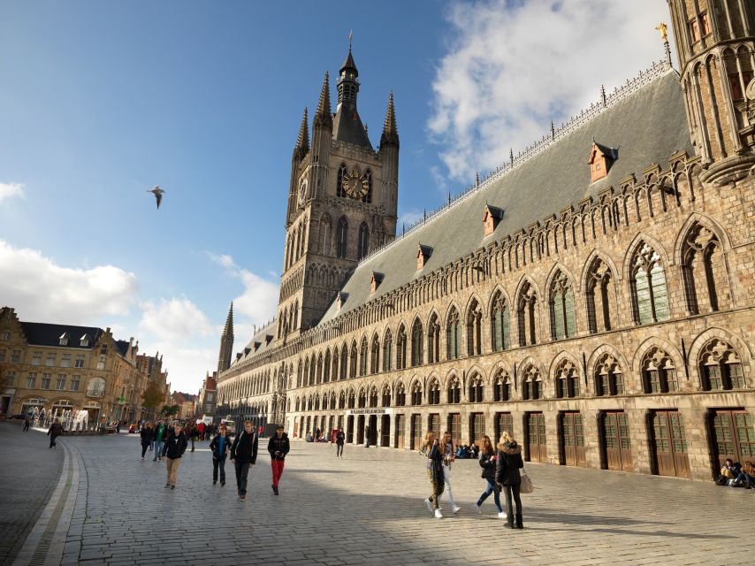 From Bruges: Flanders Fields Remembrance Full-Day Trip - From Bruges to the first cemeteries