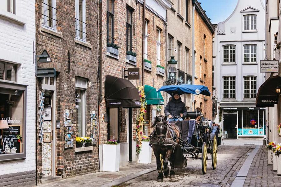 From Brussels: Bruges & Ghent Day Tour - 2 Fairytale Cities - Bruges begins at the Lake of Love