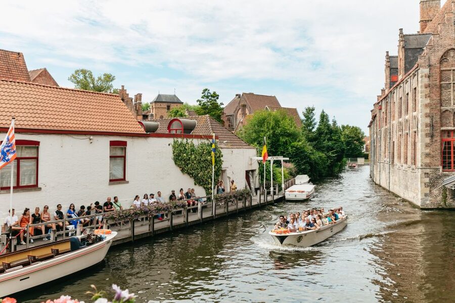 From Brussels: Guided Day Trip to Bruges and Ghent - Bruges begins at Minnewater Lake