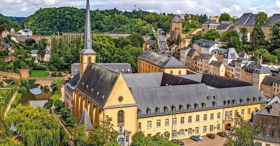 From Brussels: Guided Day Trip to Dinant and Luxembourg - Coach comfort and the road between stops