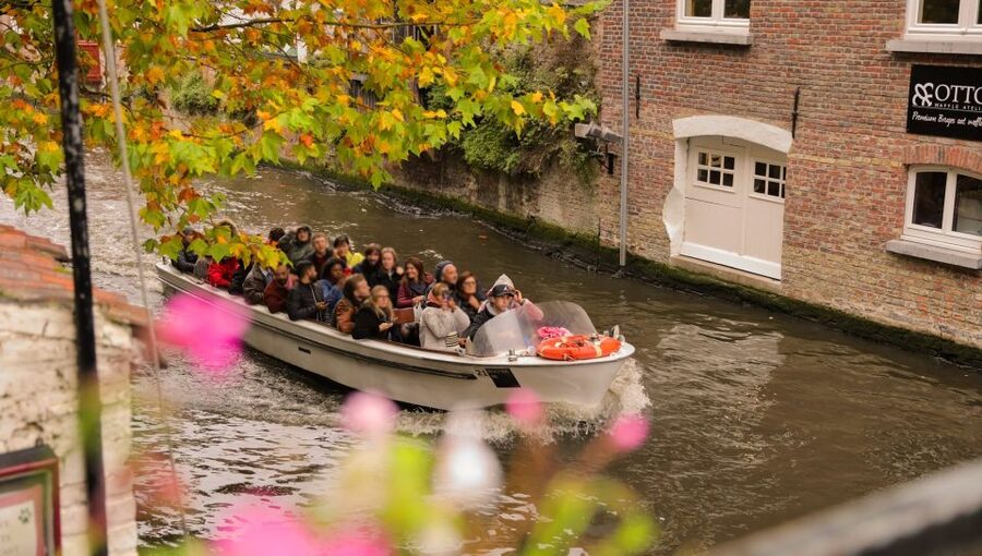 From Paris: Day Trip to Bruges with Optional Seasonal Cruise - Why Bruges works so well as a Paris day trip