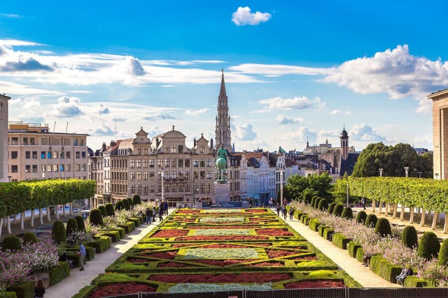 From Paris: Day Trip to the Enchanting Brussels and Bruges - Bruges: canals, bridges, and medieval streets