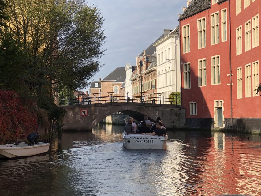 Ghent: 40-Minute Historical Boat Tour of City Center - Why Ghent looks different from a boat