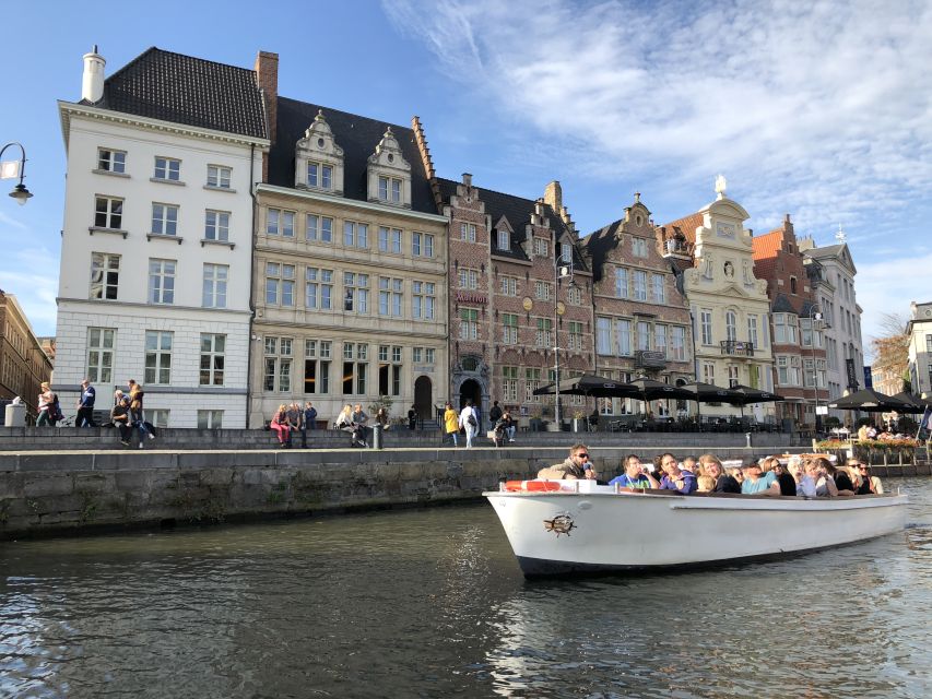 Ghent: 40-Minute Historical Boat Tour of City Center - What the guides add to the ride