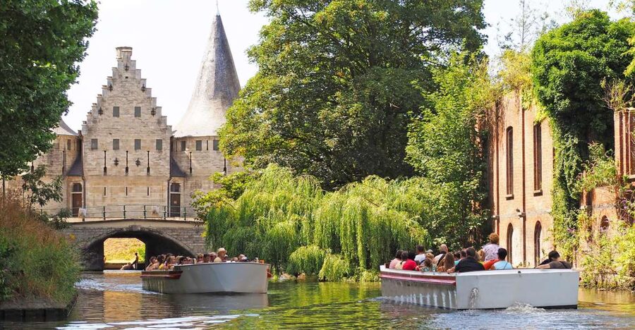 Ghent: 50-Minute Medieval Center Guided Boat Trip - Why a canal ride is a smart first look at Ghent