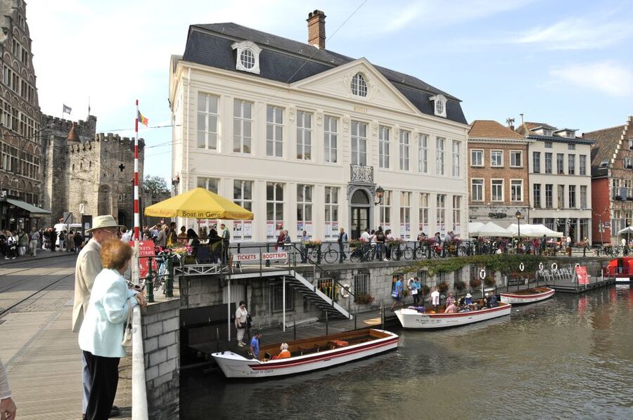 Ghent: 50-Minute Medieval Center Guided Boat Trip - Gravensteen and the Princes’ Court