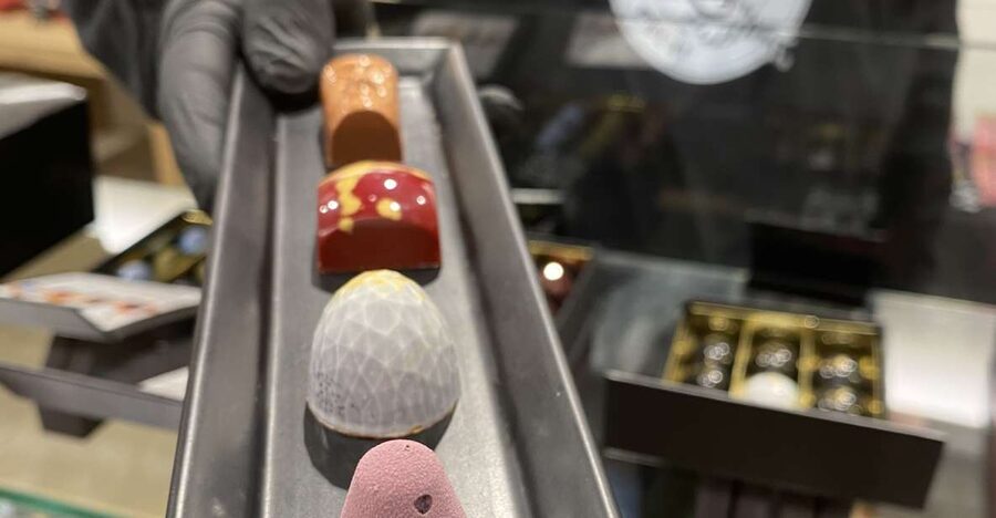 Ghent: Belgian Chocolate Walking Tour with Tastings - Meeting Ghent’s chocolatiers
