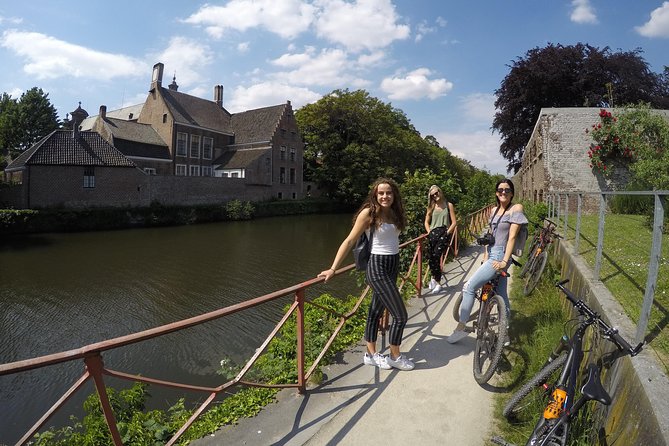 Ghent Bike Tour Off-the-beaten-track - Graffiti Street and Ghent’s wider art scene