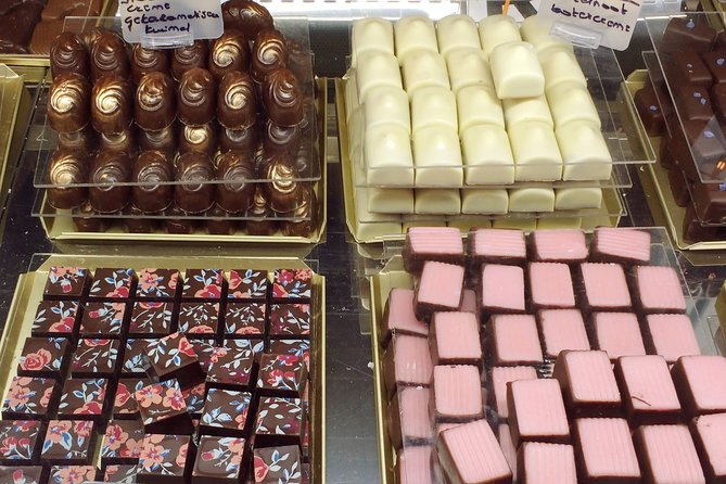 Ghent Chocolate Tasting and Sightseeing Tour - Street art and Ghent’s creative side