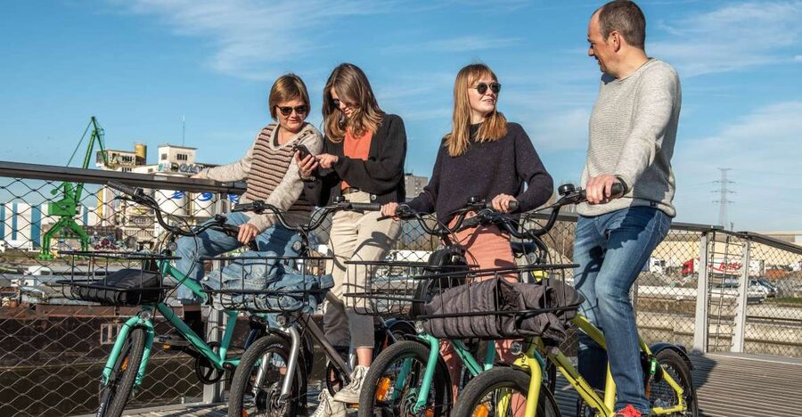 Ghent: City Highlights and Hidden Gems Guided Bike Tour - Starting at the gate with guide Tim