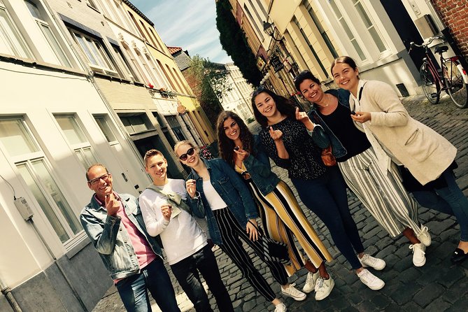 Ghent: Famous Belgian Chocolate Walking Tour with Tastings - The practical rhythm of a two-hour tour